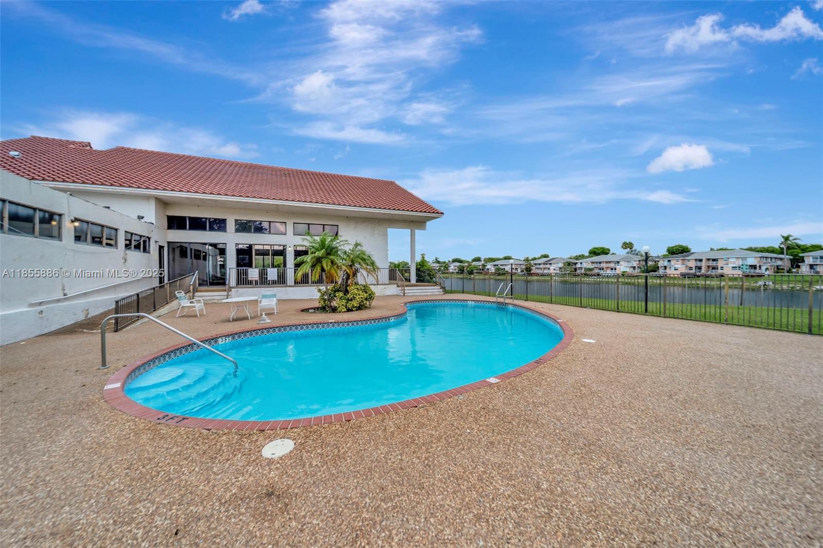 MIRA LAGO CONDO - Residential