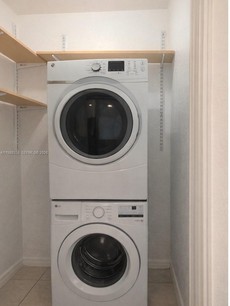 BELLAGIO AT VIZCAYA - Residential Lease