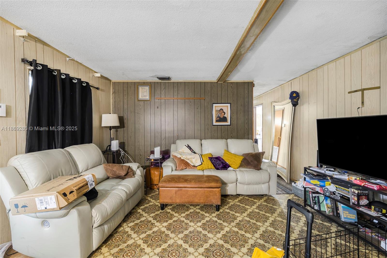 MEAD MANOR - Residential