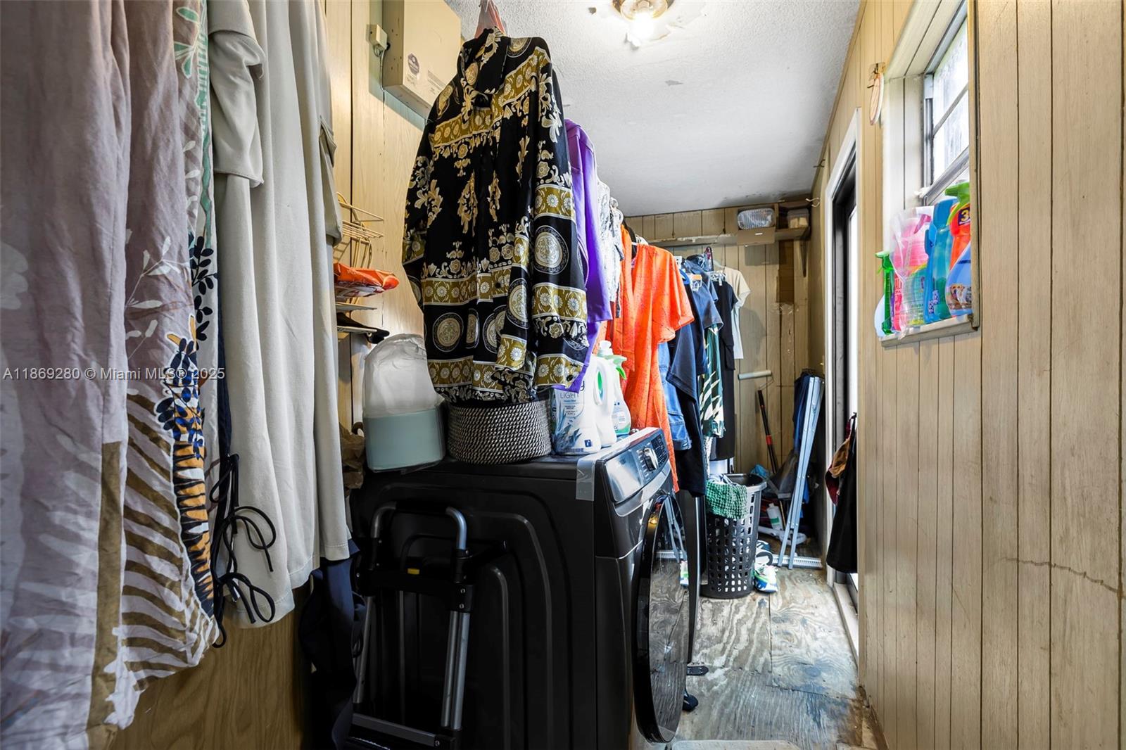 MEAD MANOR - Residential