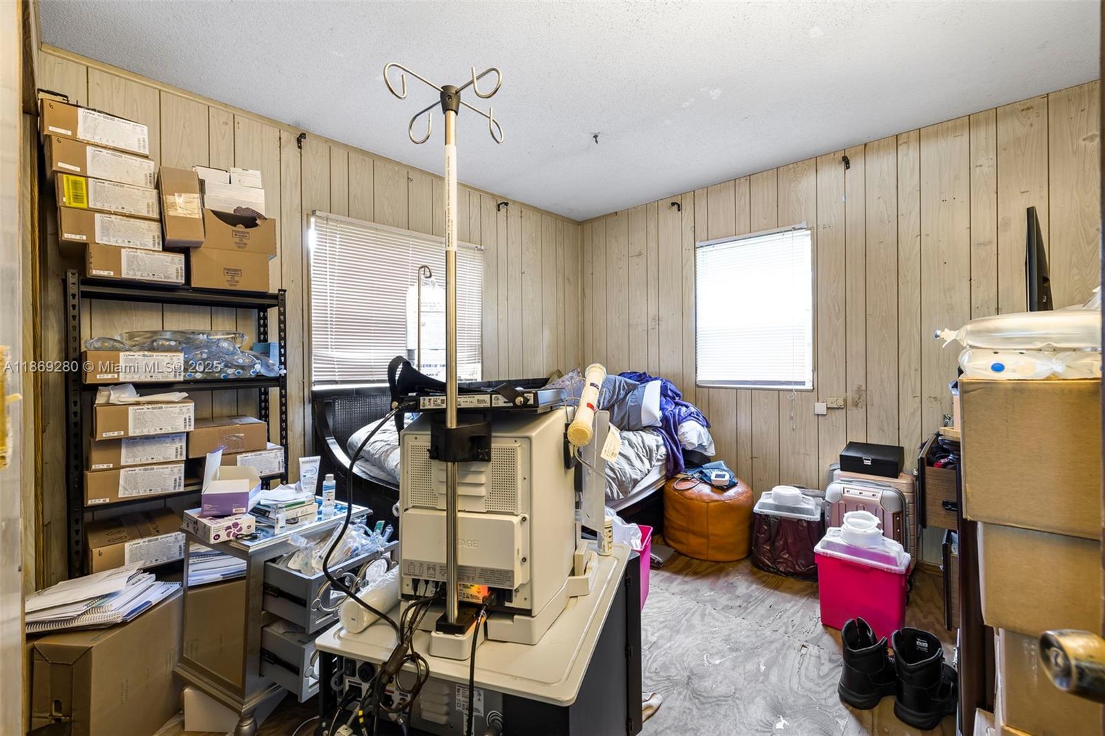 MEAD MANOR - Residential