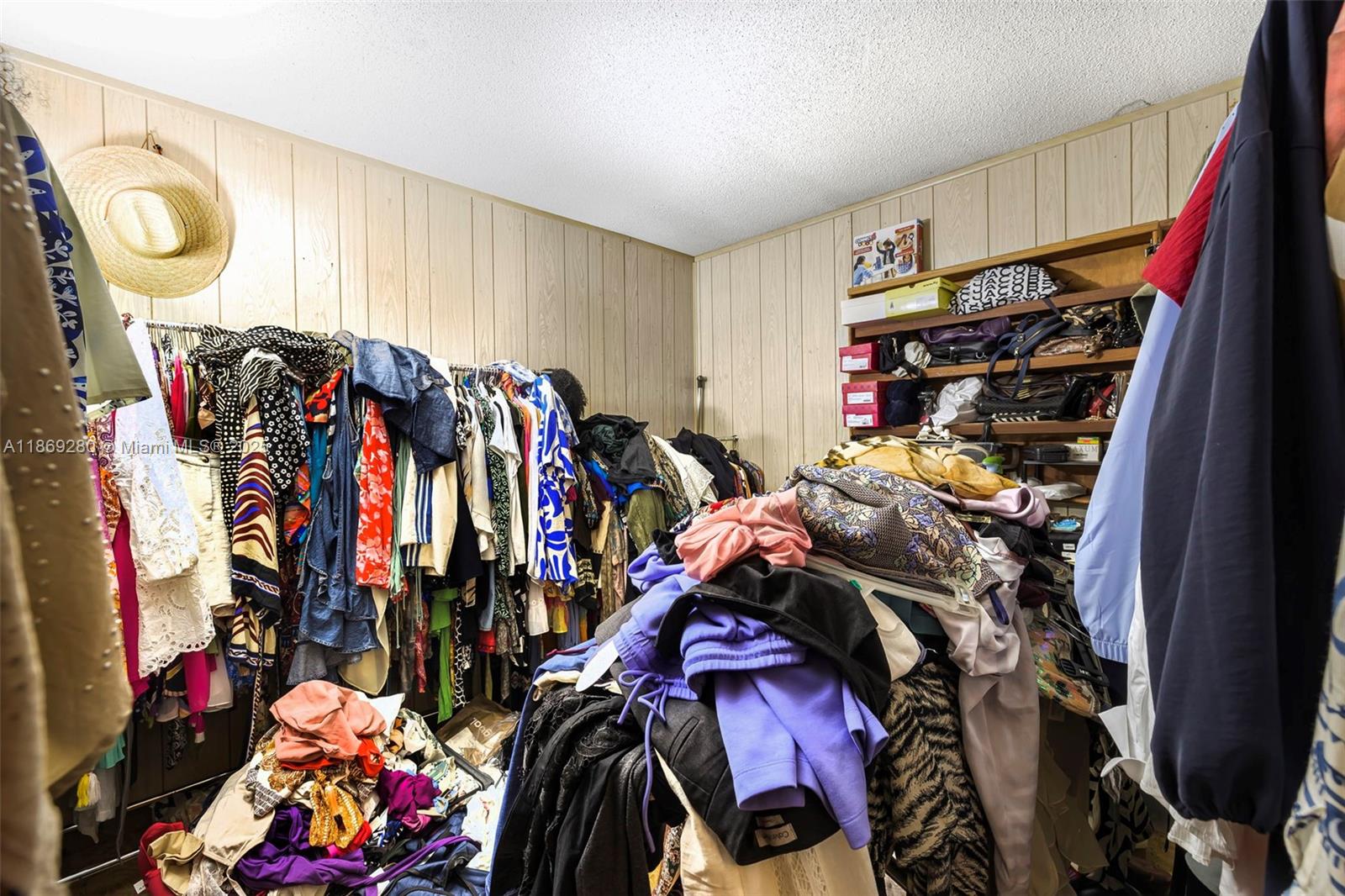 MEAD MANOR - Residential