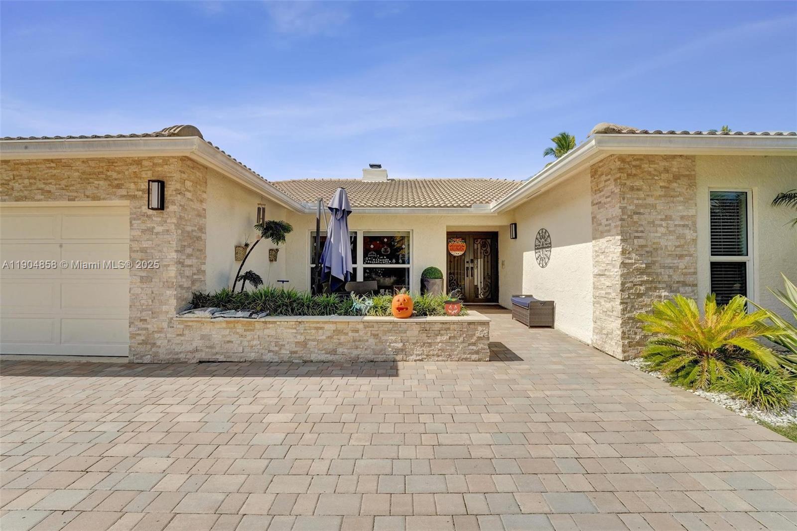 View photos, virtual tours, details... 1501 NW 99th Ave