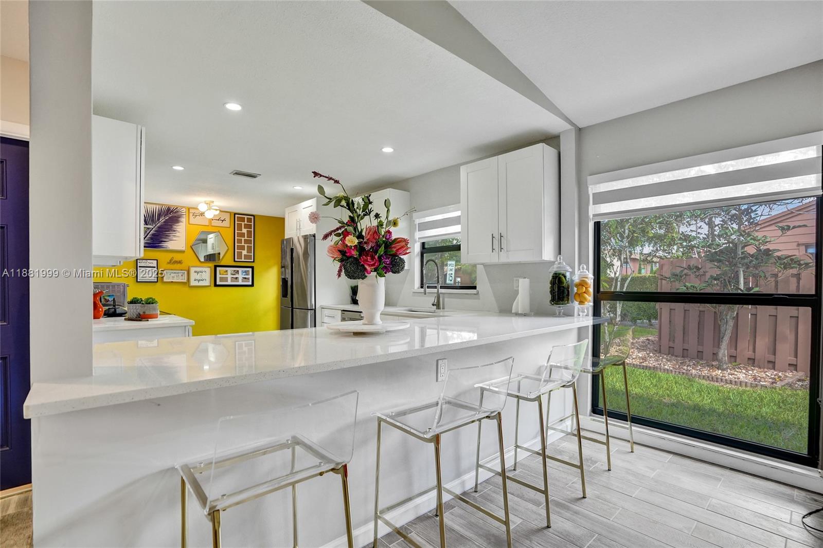 BANYAN LAKES - Residential