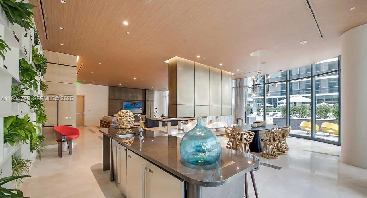 BRICKELL HEIGHTS EAST CON - Residential