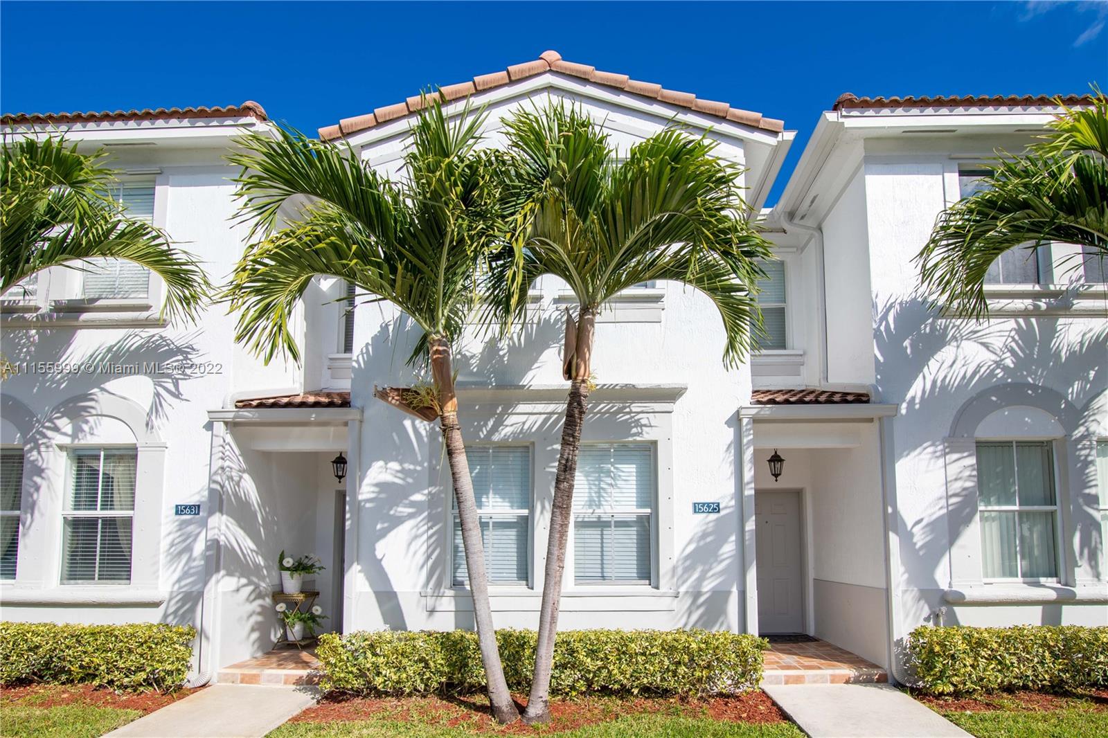 VILLAS AT NAUTICA ONE CON - Residential