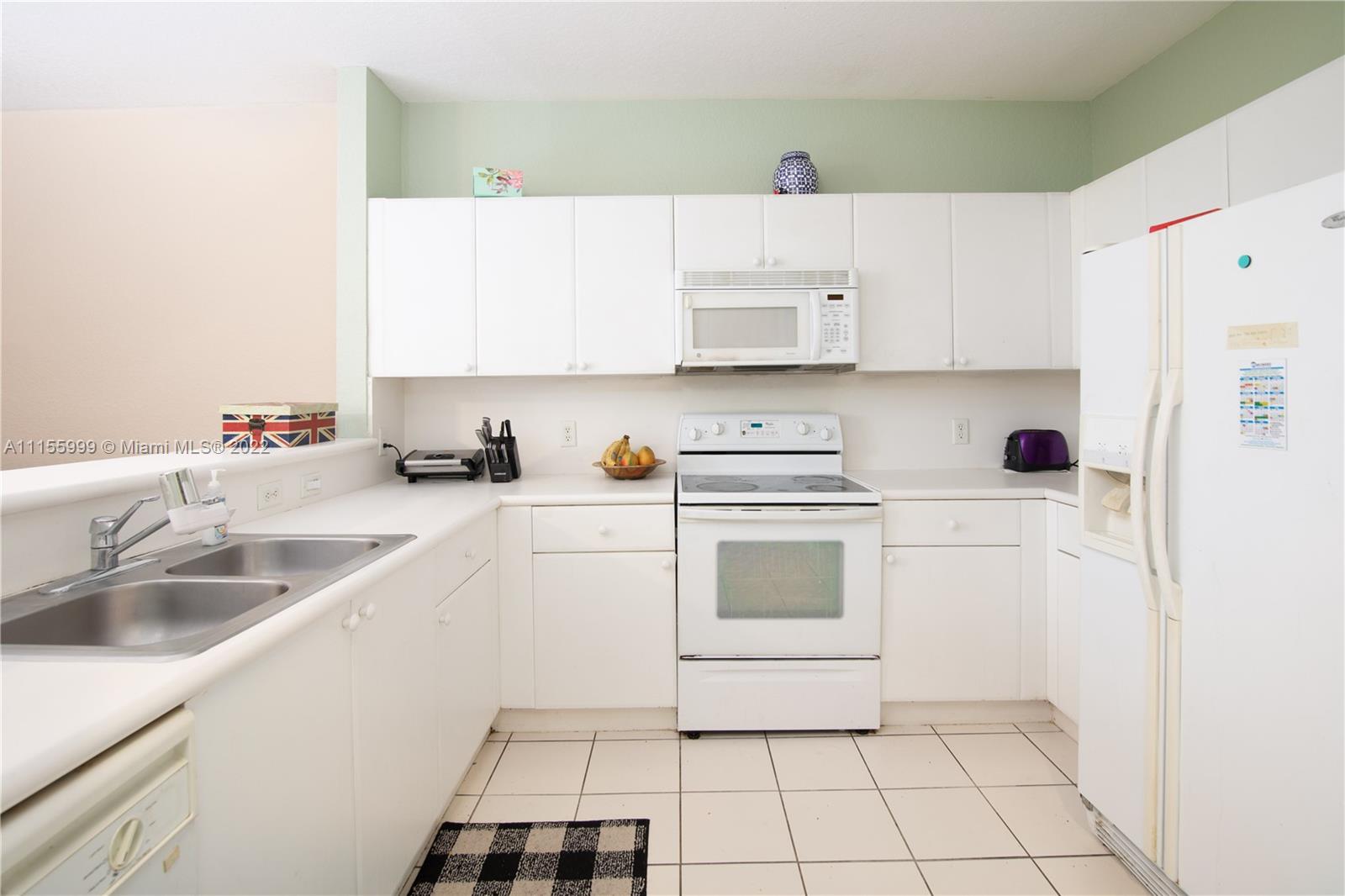 VILLAS AT NAUTICA ONE CON - Residential