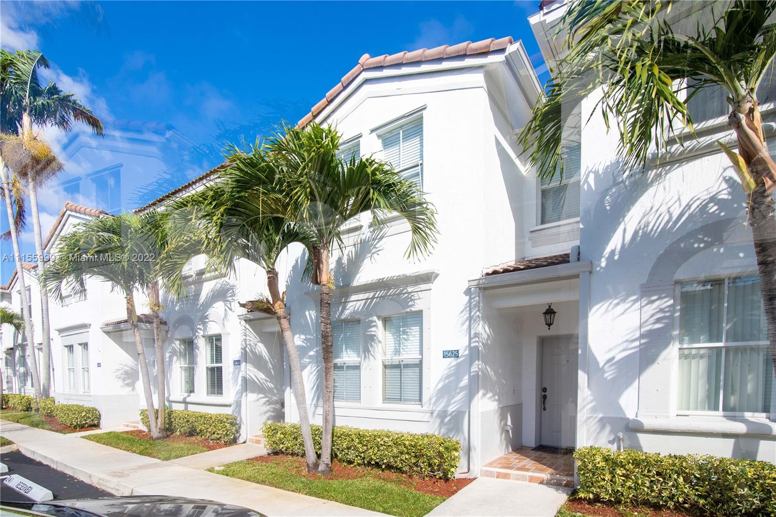 VILLAS AT NAUTICA ONE CON - Residential