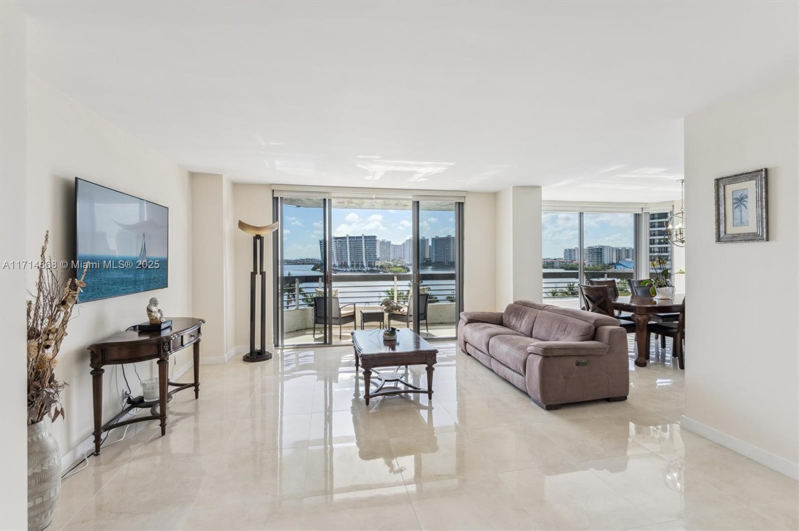 Property for Sale at 19101 Ne 36th Ct 805, Aventura, Miami-Dade County, Florida - Bedrooms: 2 
Bathrooms: 2  - $549,000