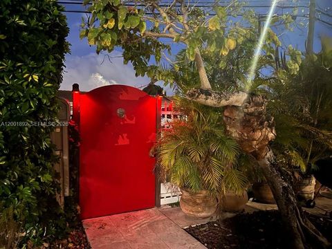 6900 SW 22nd St Miami FL 33155