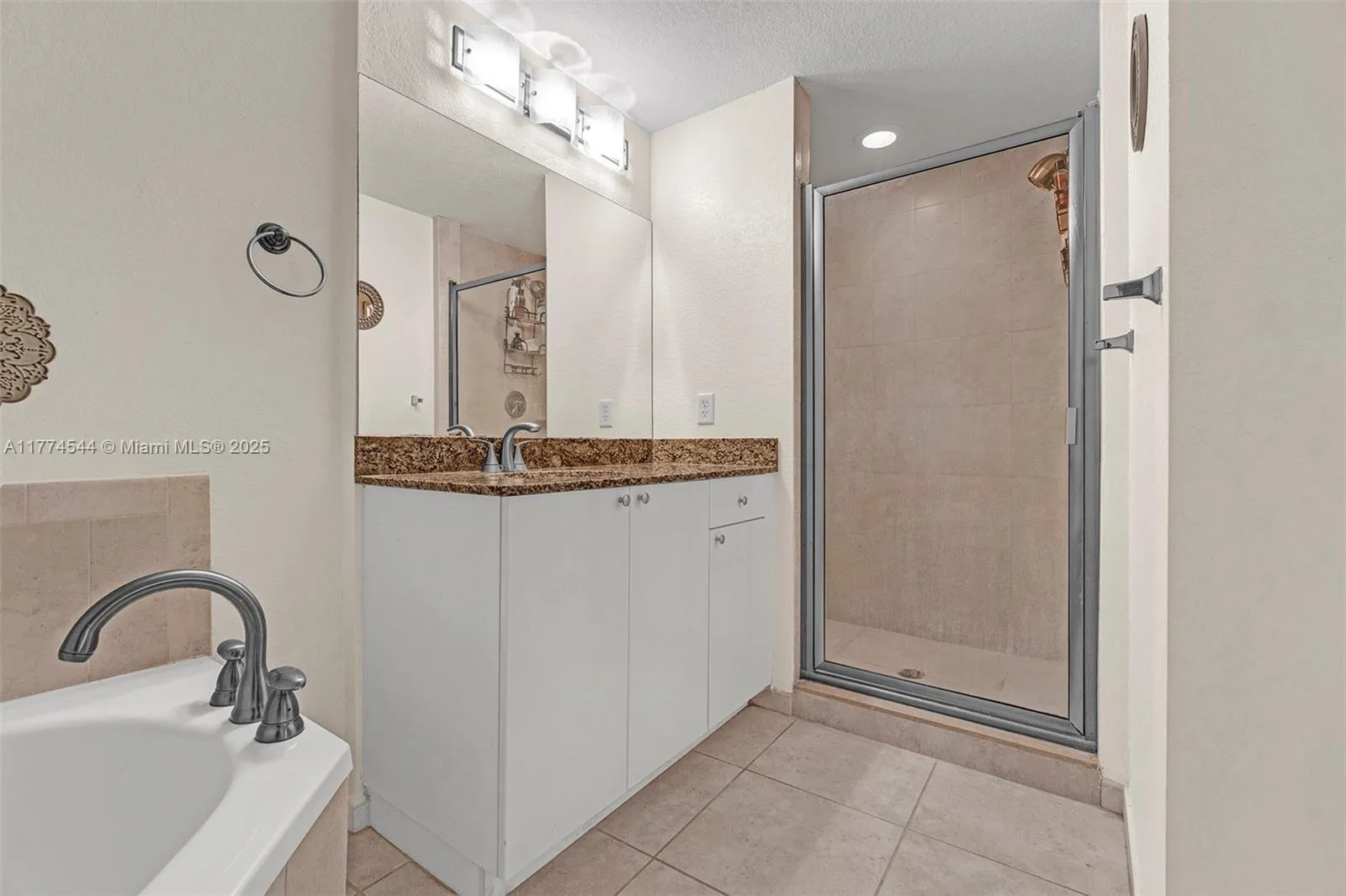 Hollywood, Florida 33020, United States, 2 Bedrooms Bedrooms, ,2 BathroomsBathrooms,Residential,Active,100806