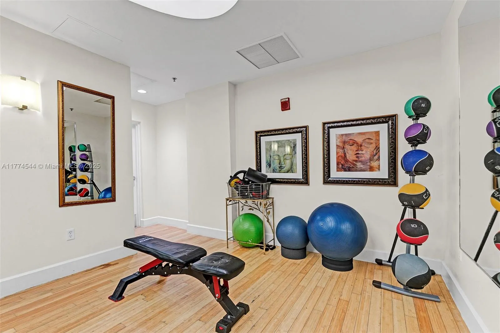 Hollywood, Florida 33020, United States, 2 Bedrooms Bedrooms, ,2 BathroomsBathrooms,Residential,Active,100806