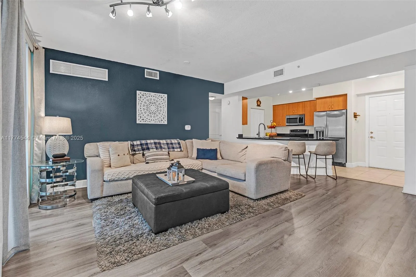 Hollywood, Florida 33020, United States, 2 Bedrooms Bedrooms, ,2 BathroomsBathrooms,Residential,Active,100806