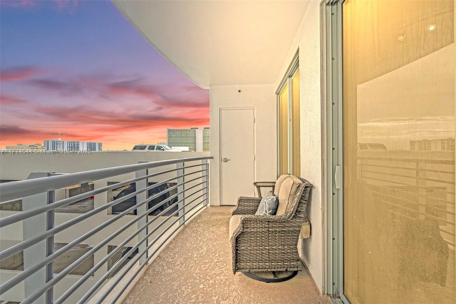 Hollywood, Florida 33020, United States, 2 Bedrooms Bedrooms, ,2 BathroomsBathrooms,Residential,Active,100806