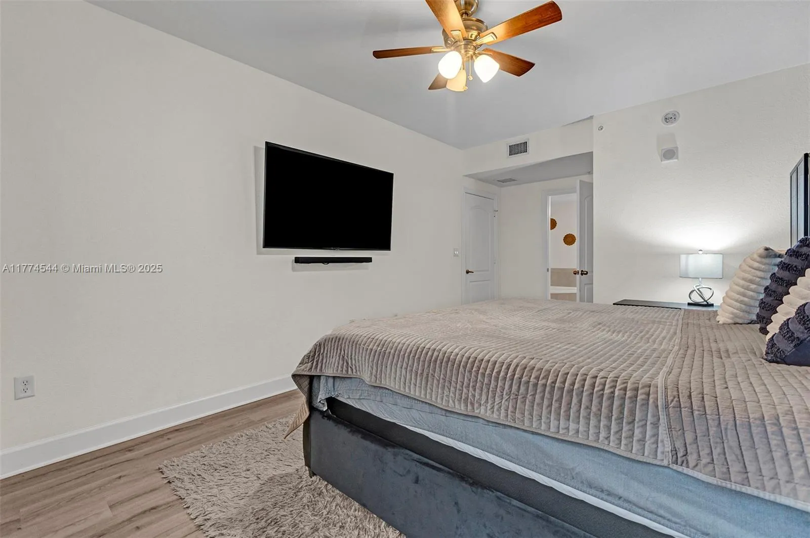 Hollywood, Florida 33020, United States, 2 Bedrooms Bedrooms, ,2 BathroomsBathrooms,Residential,Active,100806