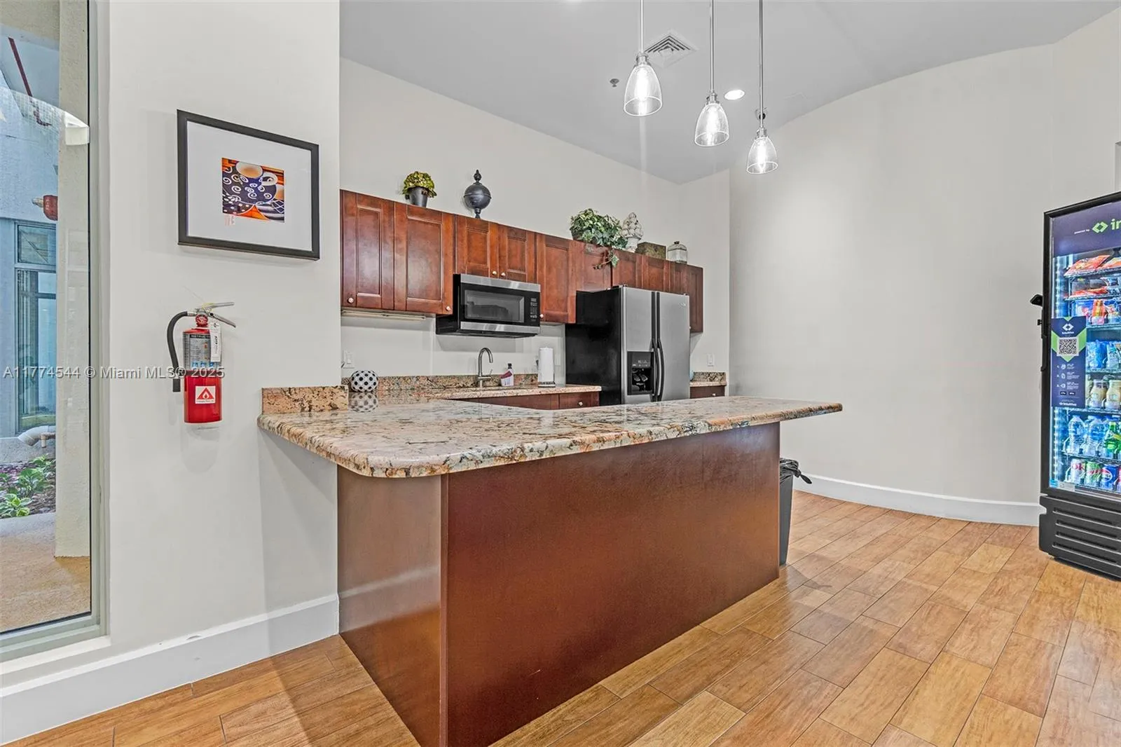 Hollywood, Florida 33020, United States, 2 Bedrooms Bedrooms, ,2 BathroomsBathrooms,Residential,Active,100806