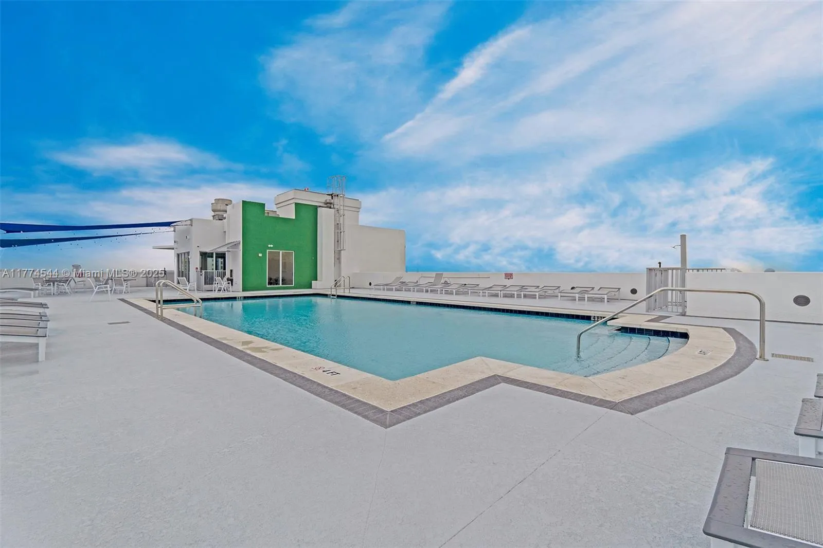 Hollywood, Florida 33020, United States, 2 Bedrooms Bedrooms, ,2 BathroomsBathrooms,Residential,Active,100806