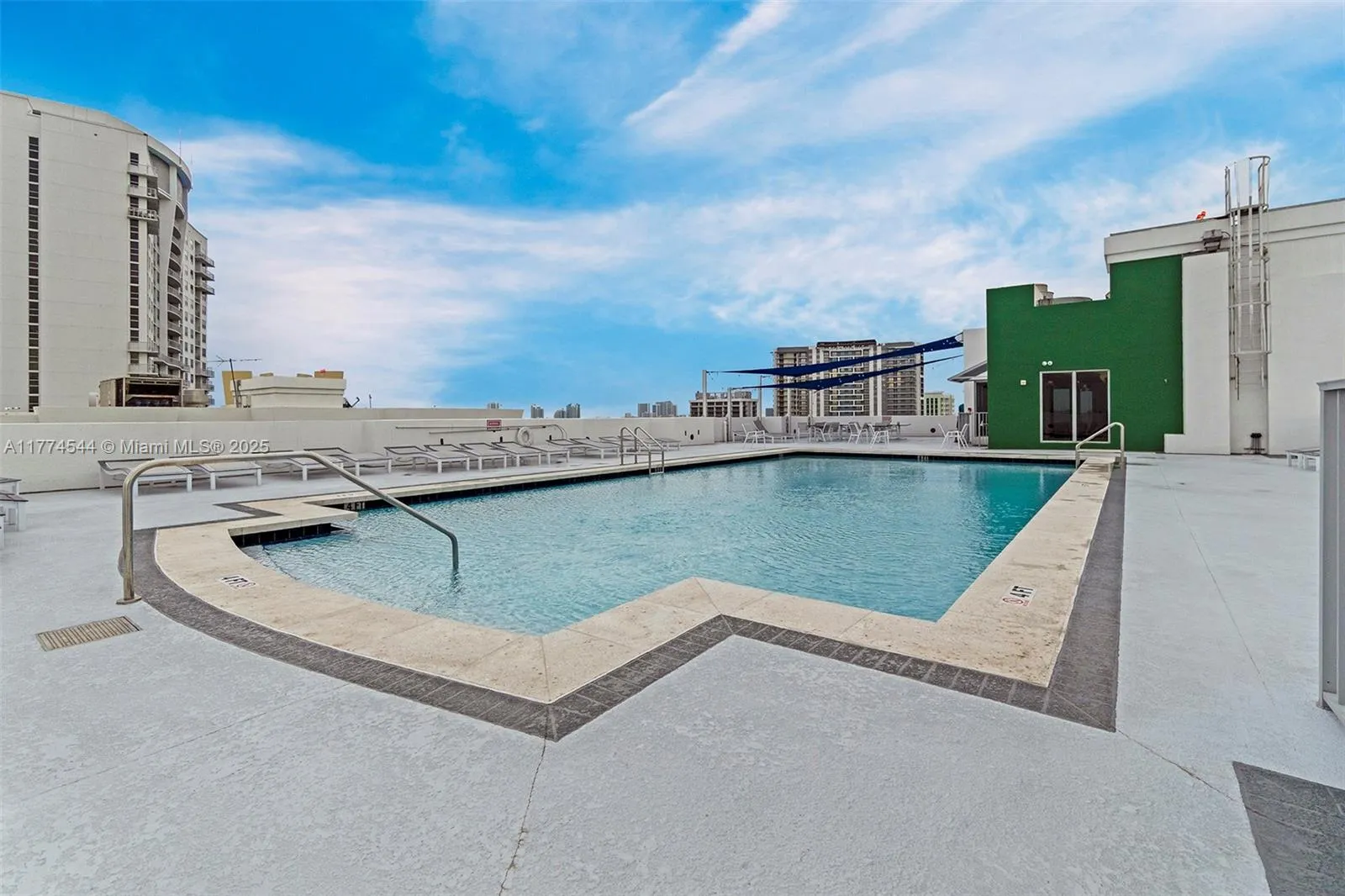 Hollywood, Florida 33020, United States, 2 Bedrooms Bedrooms, ,2 BathroomsBathrooms,Residential,Active,100806