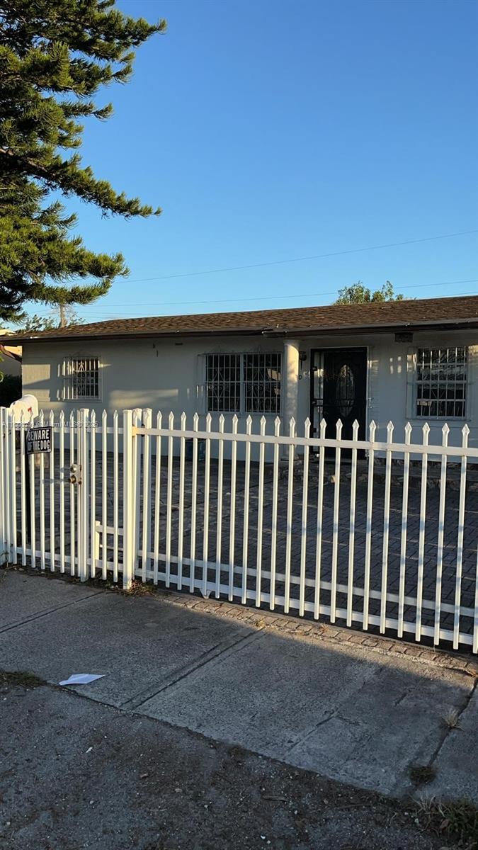 LONG ESTATES - Residential