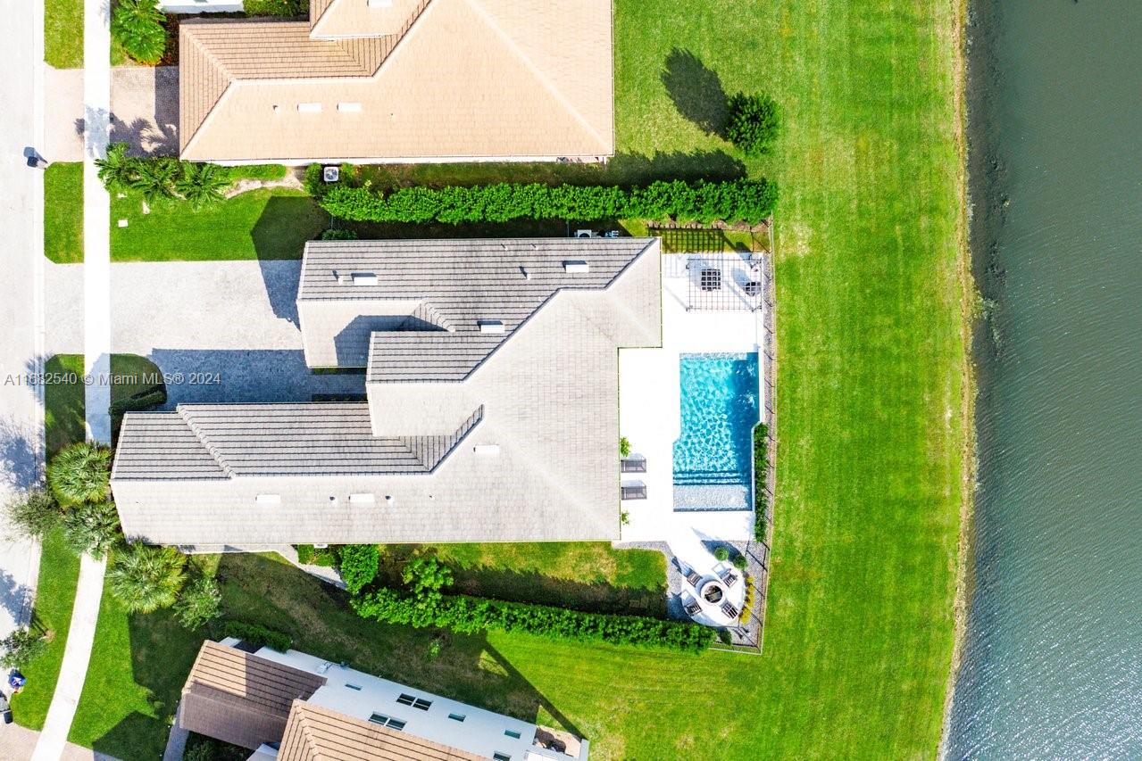 HAMMOCKS OF WESTLAKE - Residential