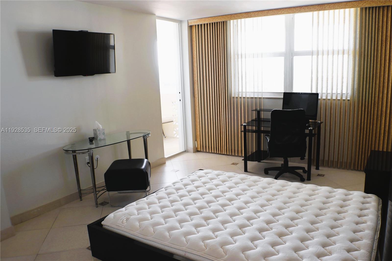 PLAZA TOWERS NORTH CONDO - Residential Lease