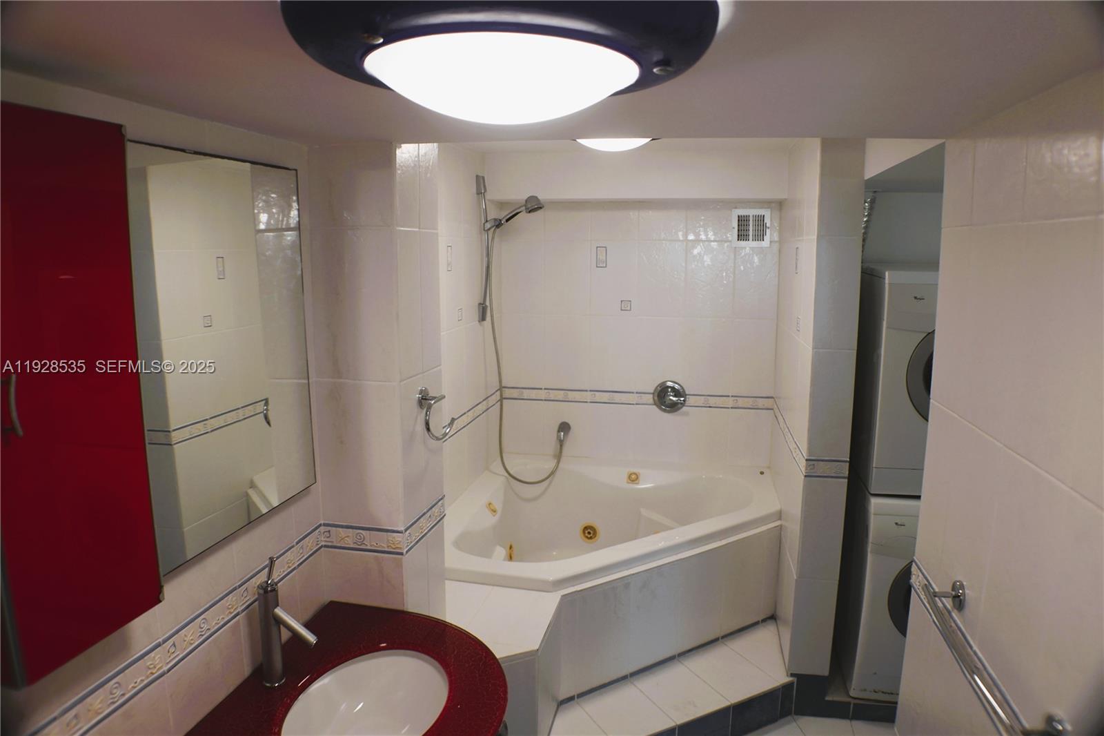 PLAZA TOWERS NORTH CONDO - Residential Lease