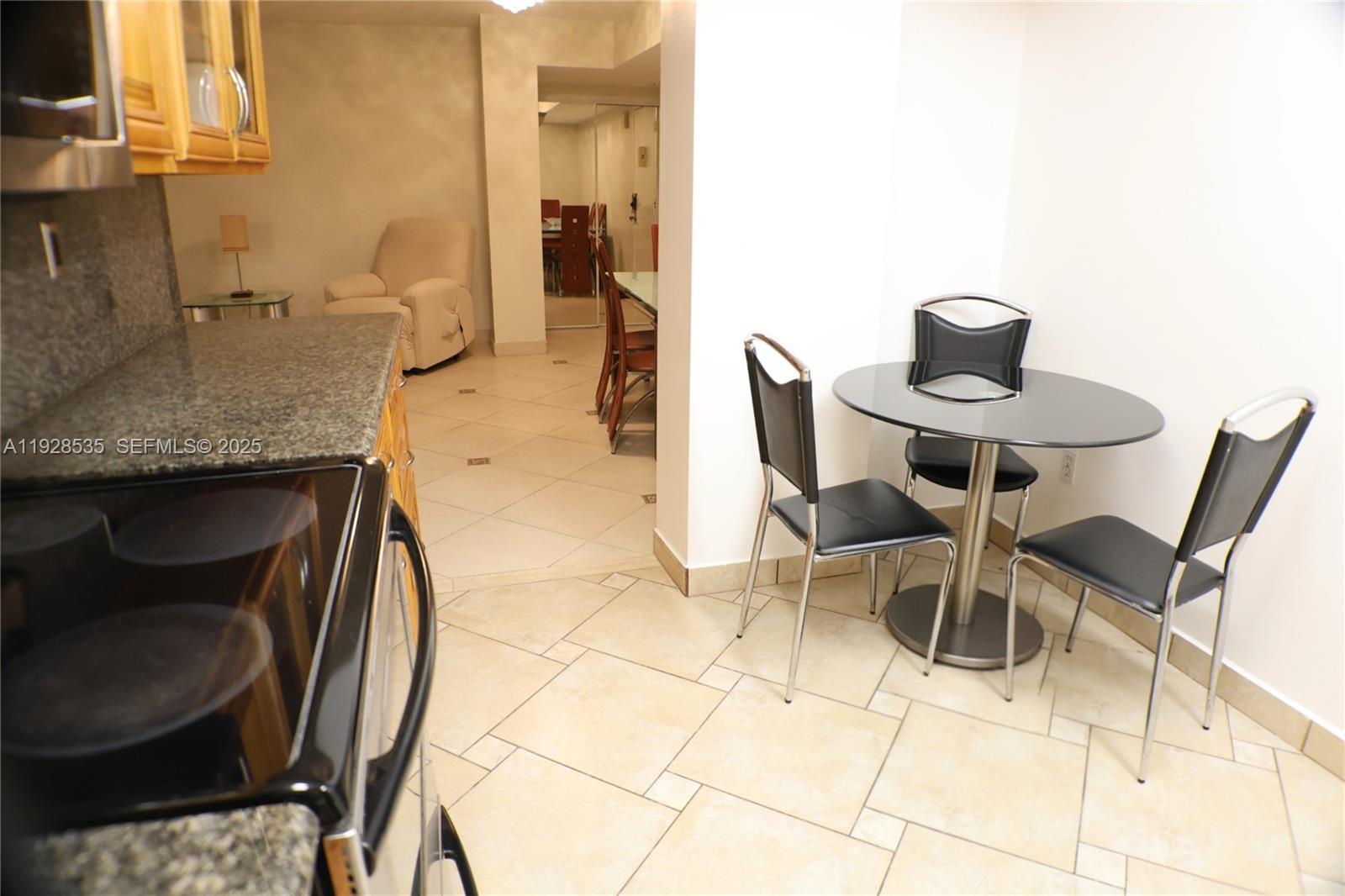 PLAZA TOWERS NORTH CONDO - Residential Lease