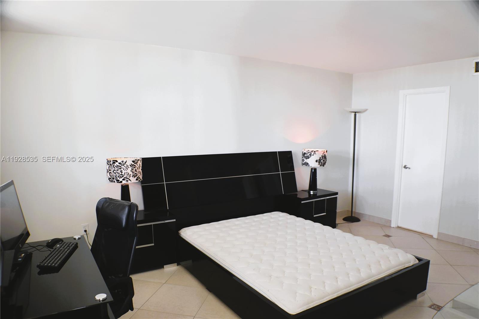 PLAZA TOWERS NORTH CONDO - Residential Lease