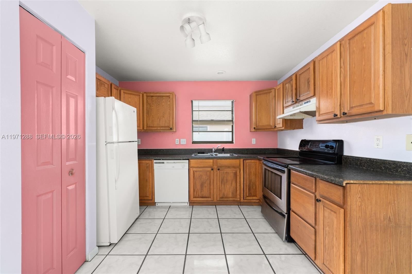 1139.100 - EAST PALMHURST - Residential