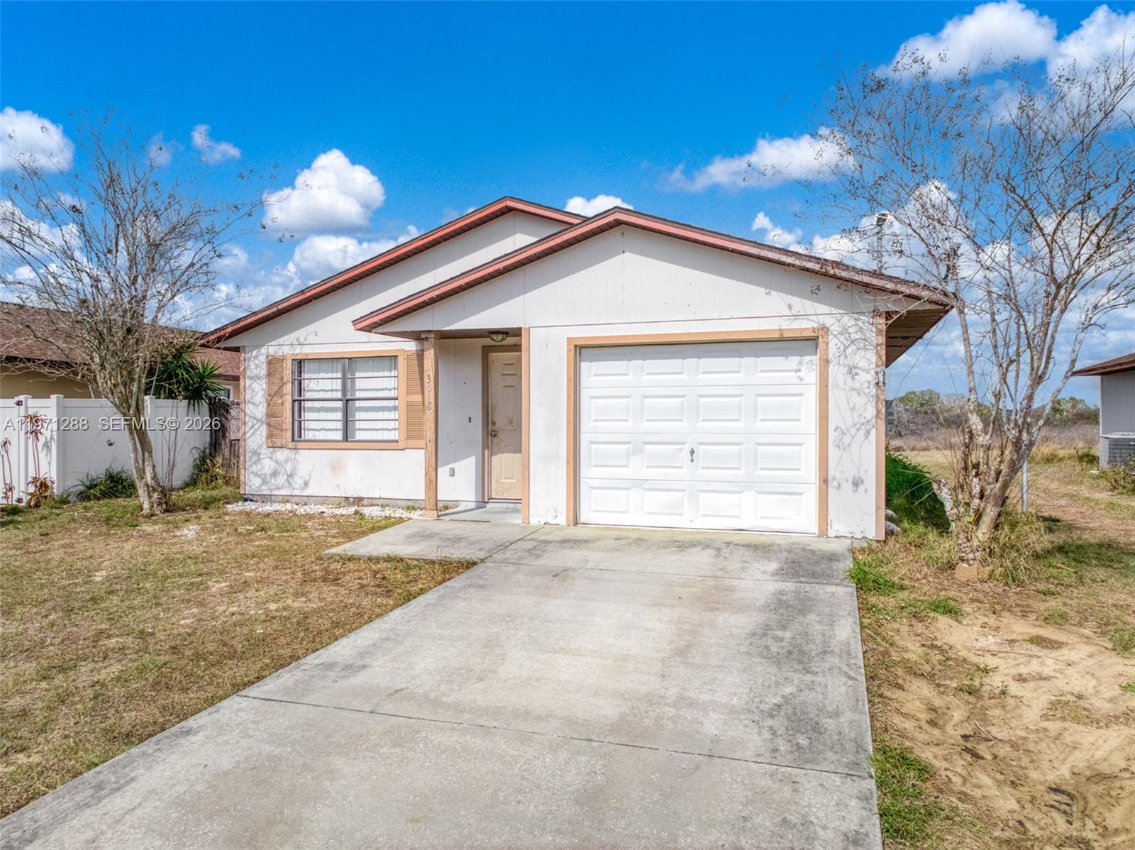 1139.100 - EAST PALMHURST - Residential