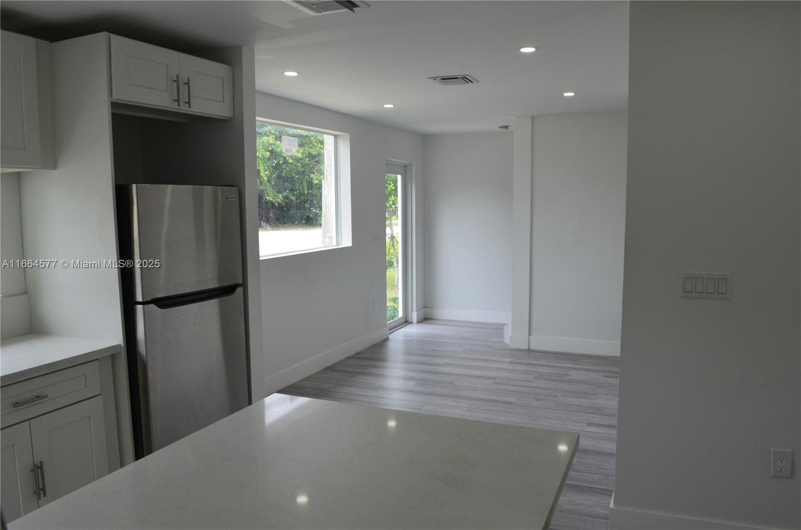 17 AVE MANOR - Residential Lease