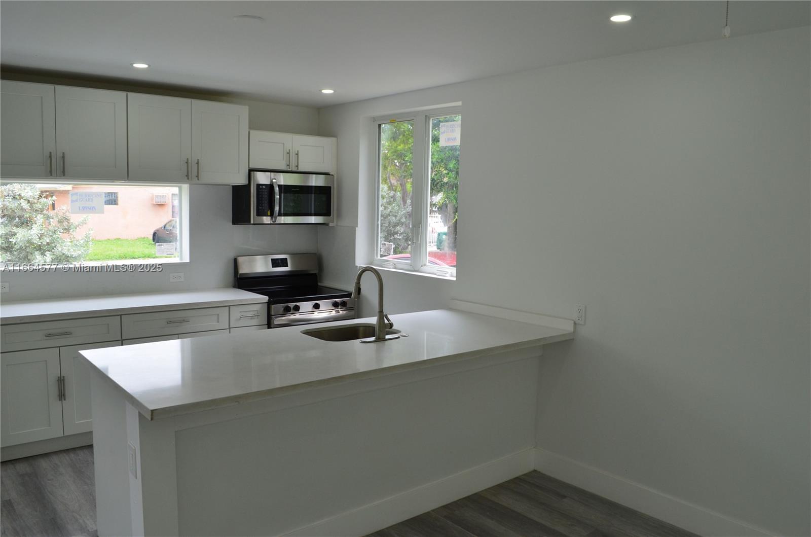 17 AVE MANOR - Residential Lease