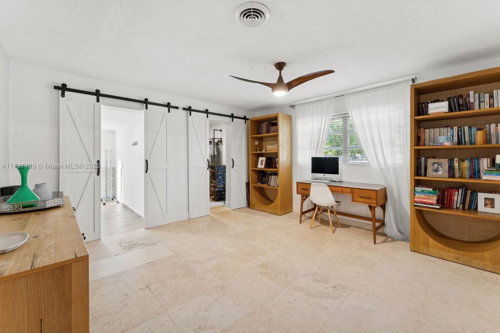 HOLLYWOOD LAKES SECTION - Residential