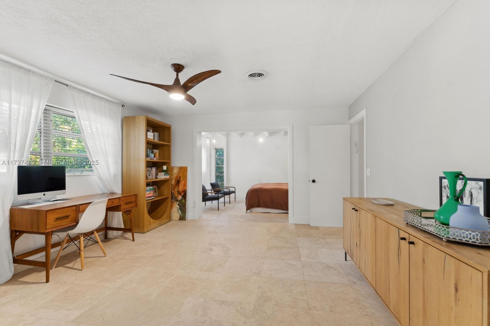 HOLLYWOOD LAKES SECTION - Residential