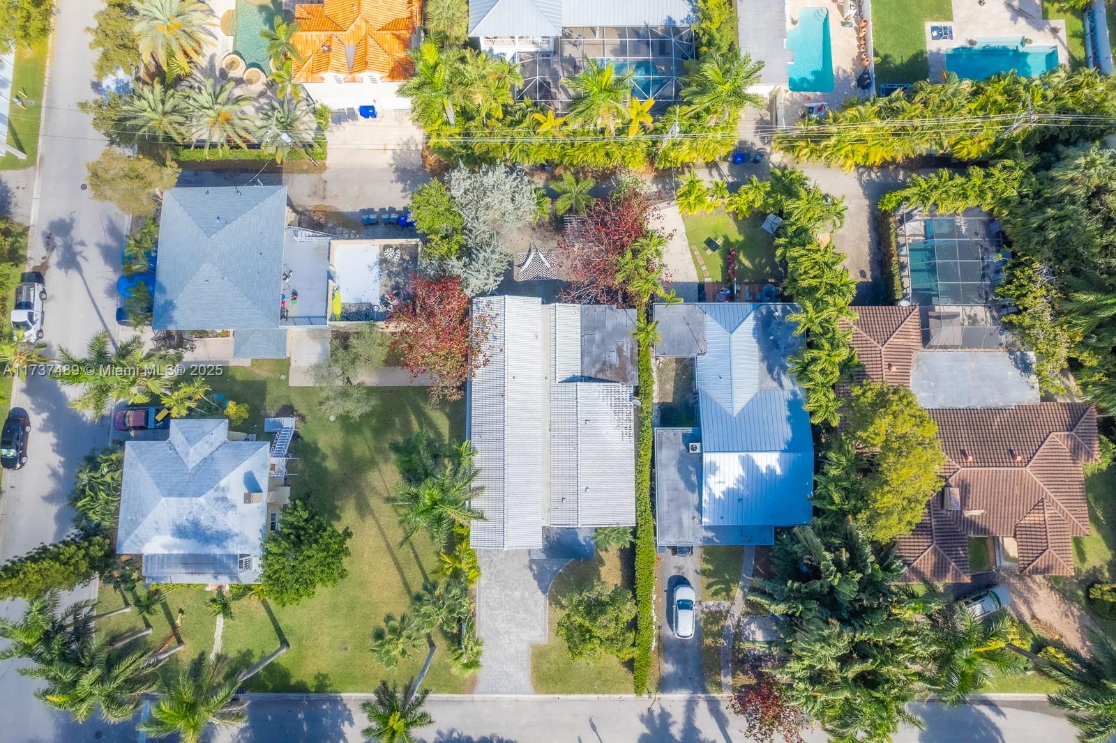 HOLLYWOOD LAKES SECTION - Residential
