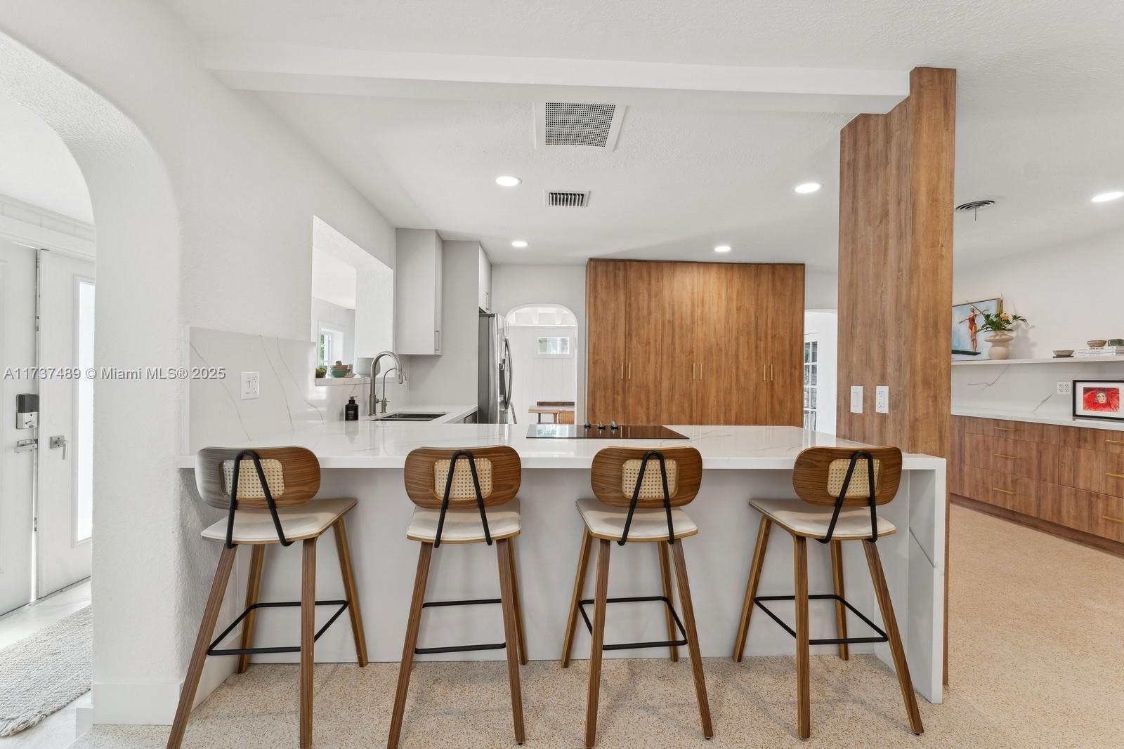 HOLLYWOOD LAKES SECTION - Residential