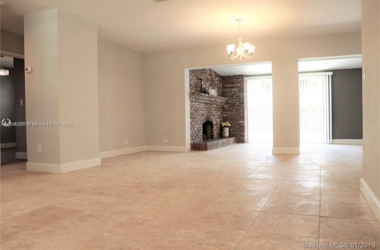 TWIN LAKES HOMES - Residential