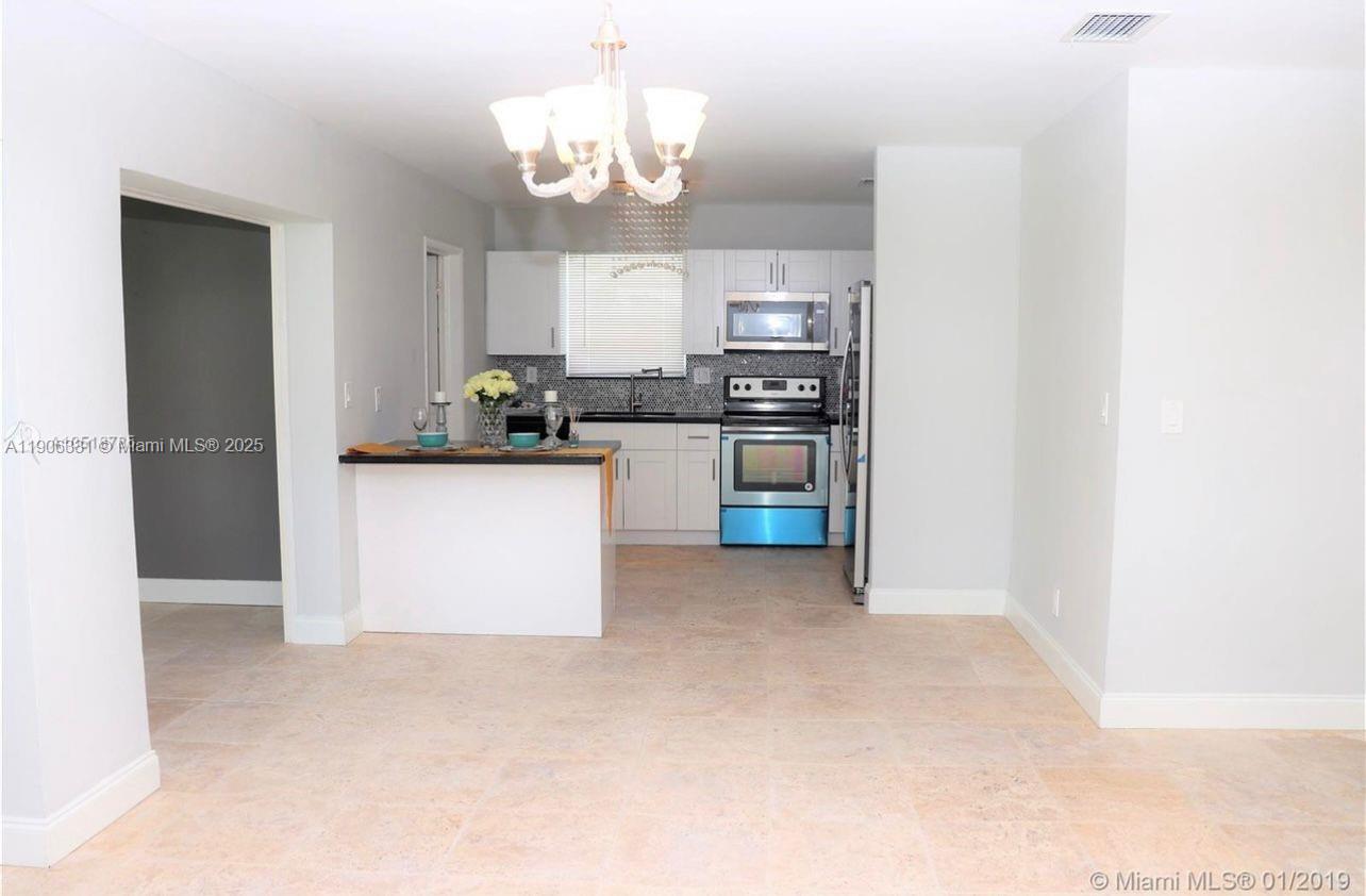 TWIN LAKES HOMES - Residential