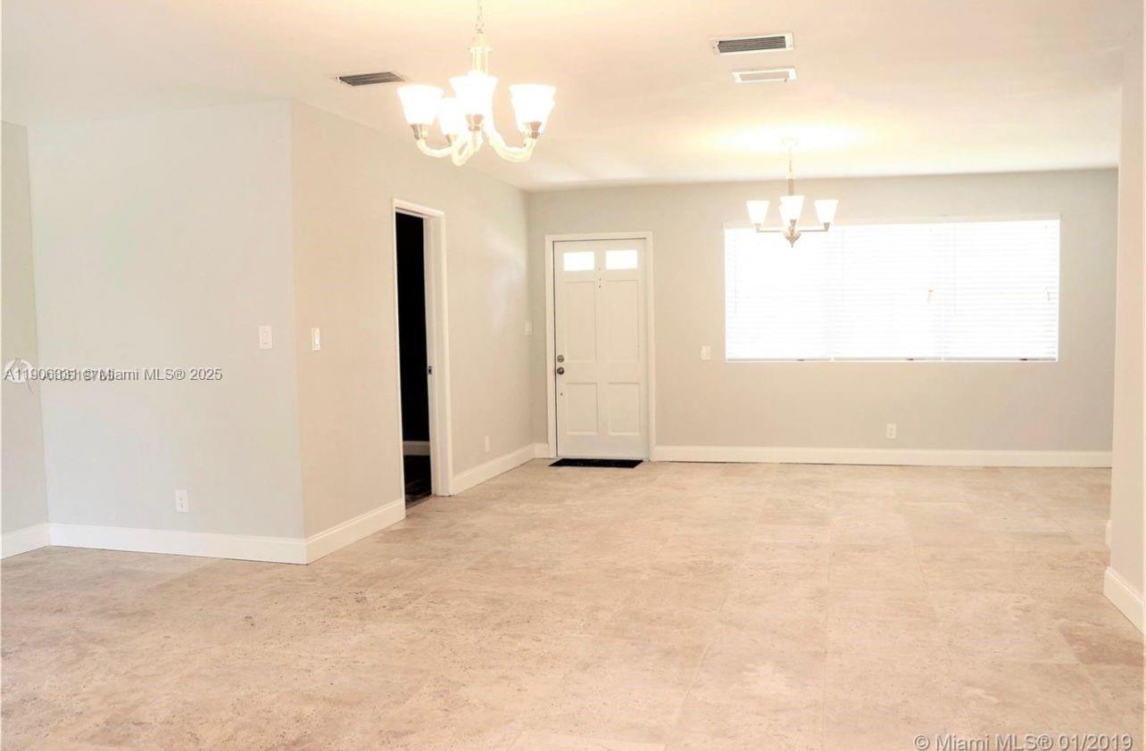 TWIN LAKES HOMES - Residential