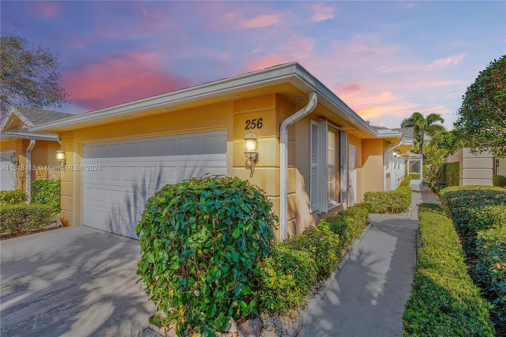 Photo of 256 Brier Cir, Jupiter, FL 33458 (MLS # A11518313)