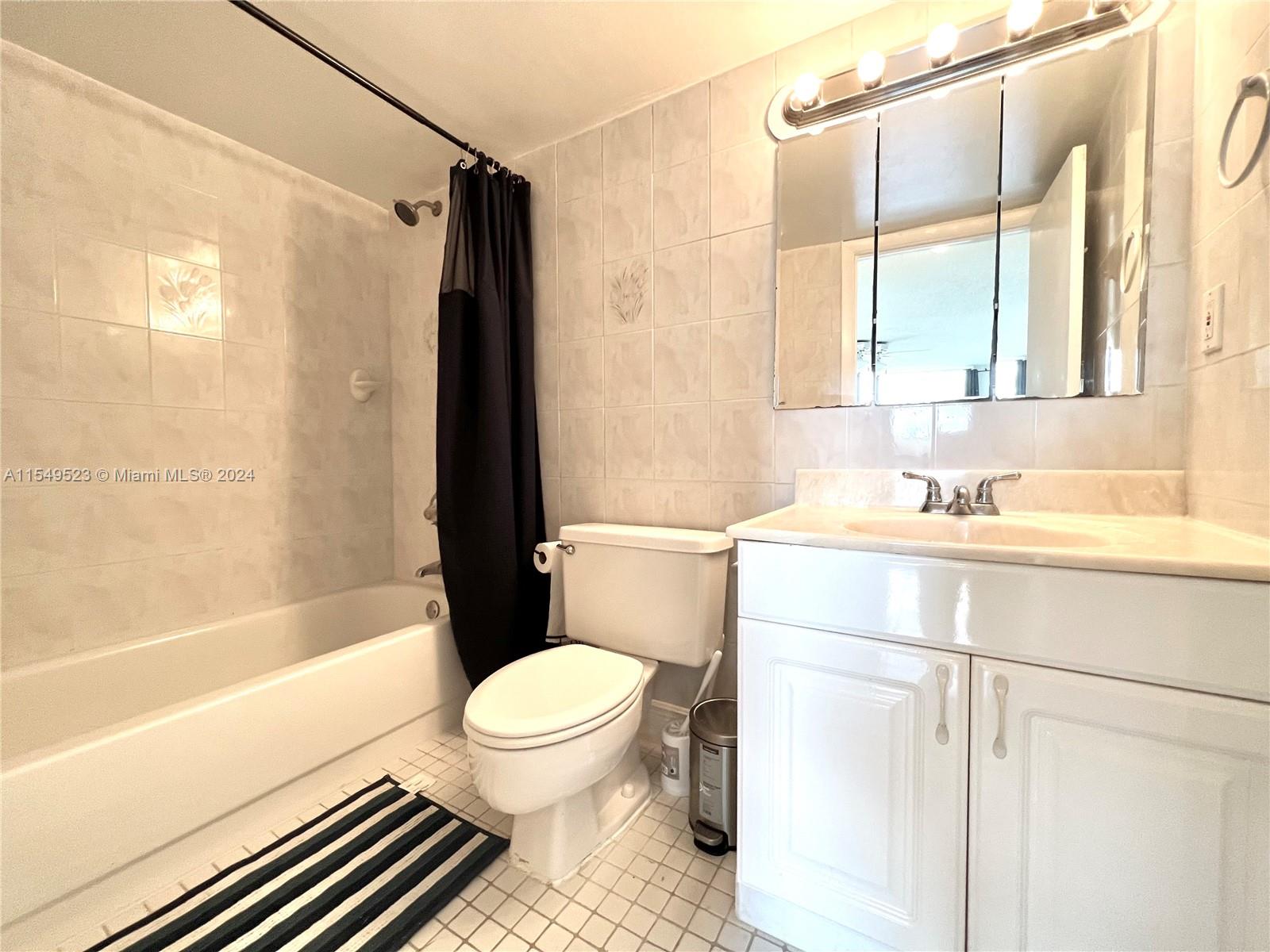 PROMENADE AT KENDALE LAKE - Residential Lease