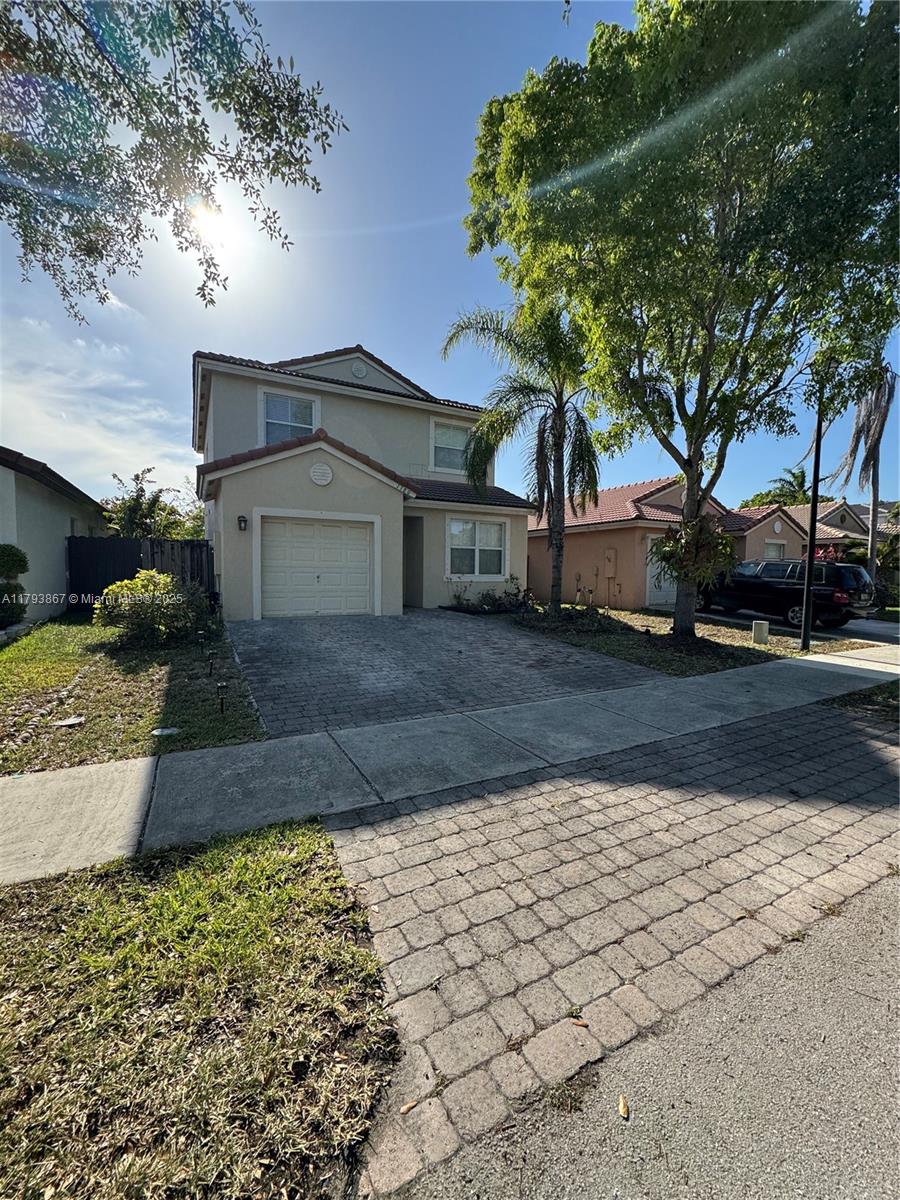 Rental Property at 1180 Se 19th Ave, Homestead, Miami-Dade County, Florida - Bedrooms: 3 
Bathrooms: 3  - $3,200 MO.
