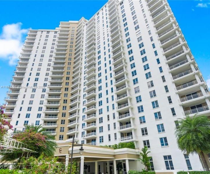 Vaulted ceilings throughout gives this beautiful unit a one of a kind feeling. Private Entrance with only 2 other units on this floor. Spacious unit with Large Principal Bedroom, huge Walk in Closet, En suite. Open kitchen, custom made Cabinets. Washer Dryer in Unit. Beautiful architecture, 24-hour attended concierge, Pool, BBQ area
2-Story Fitness center, Social area overlooking Biscayne Bay. Private Island in the heart of Miami.
Panoramic Bay views, Boats passing by, walking, jogging paths on island, market, restaurants, spa, beauty salon and flower shop. Billiards, Racquetball, Business Center, Conference Room. Minutes from Coral Gables, Coconut Grove, City Nightlife, Brickell City Center, Bayfront, Cruise Port, Museums, Beaches. Covered parking, Great Investment, Rent immediately.
