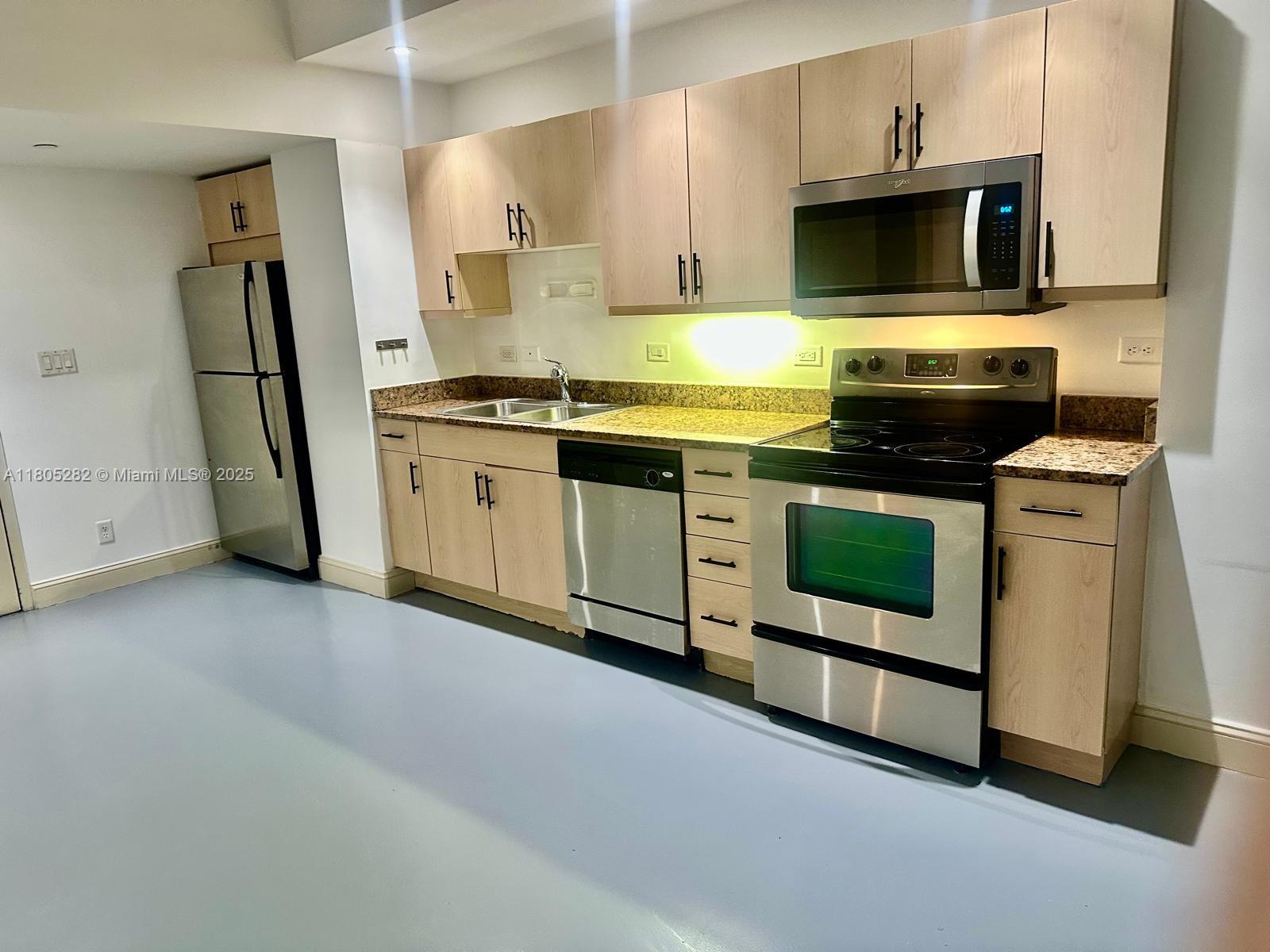 Property for Sale at 111 E Flagler St 702, Miami, Broward County, Florida - Bedrooms: 1 
Bathrooms: 1  - $307,000