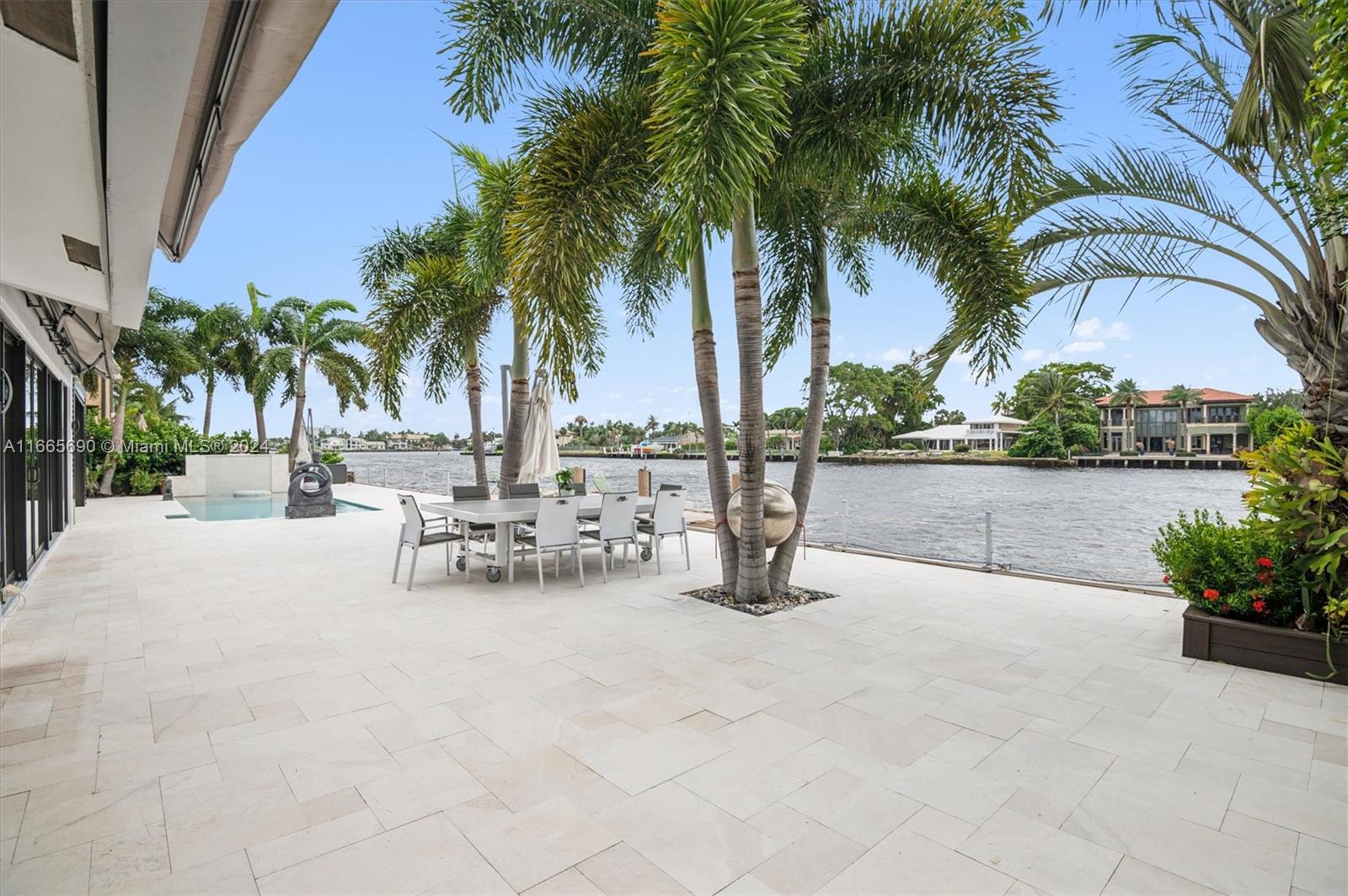 LAKESIDE - Residential