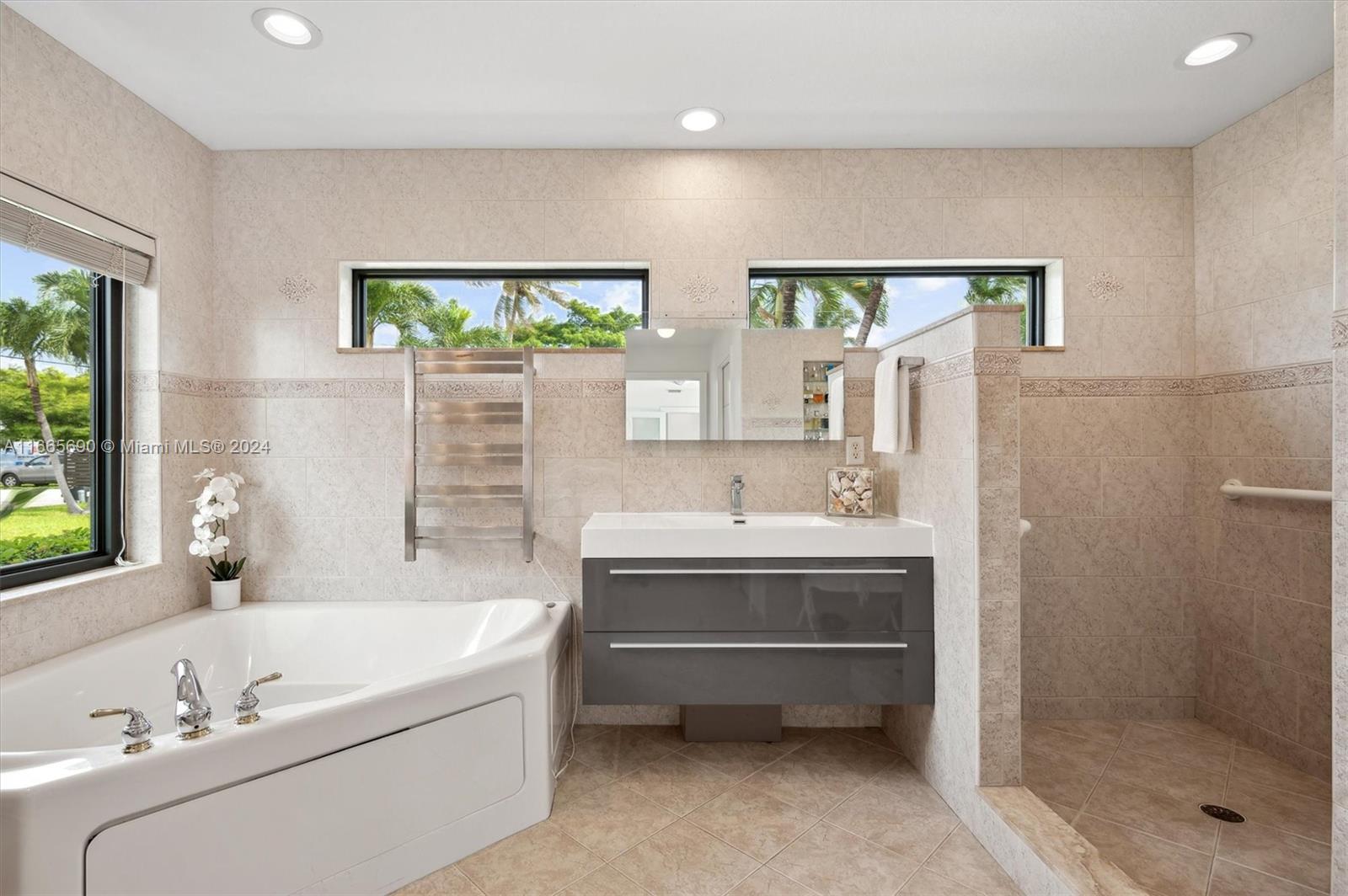 LAKESIDE - Residential