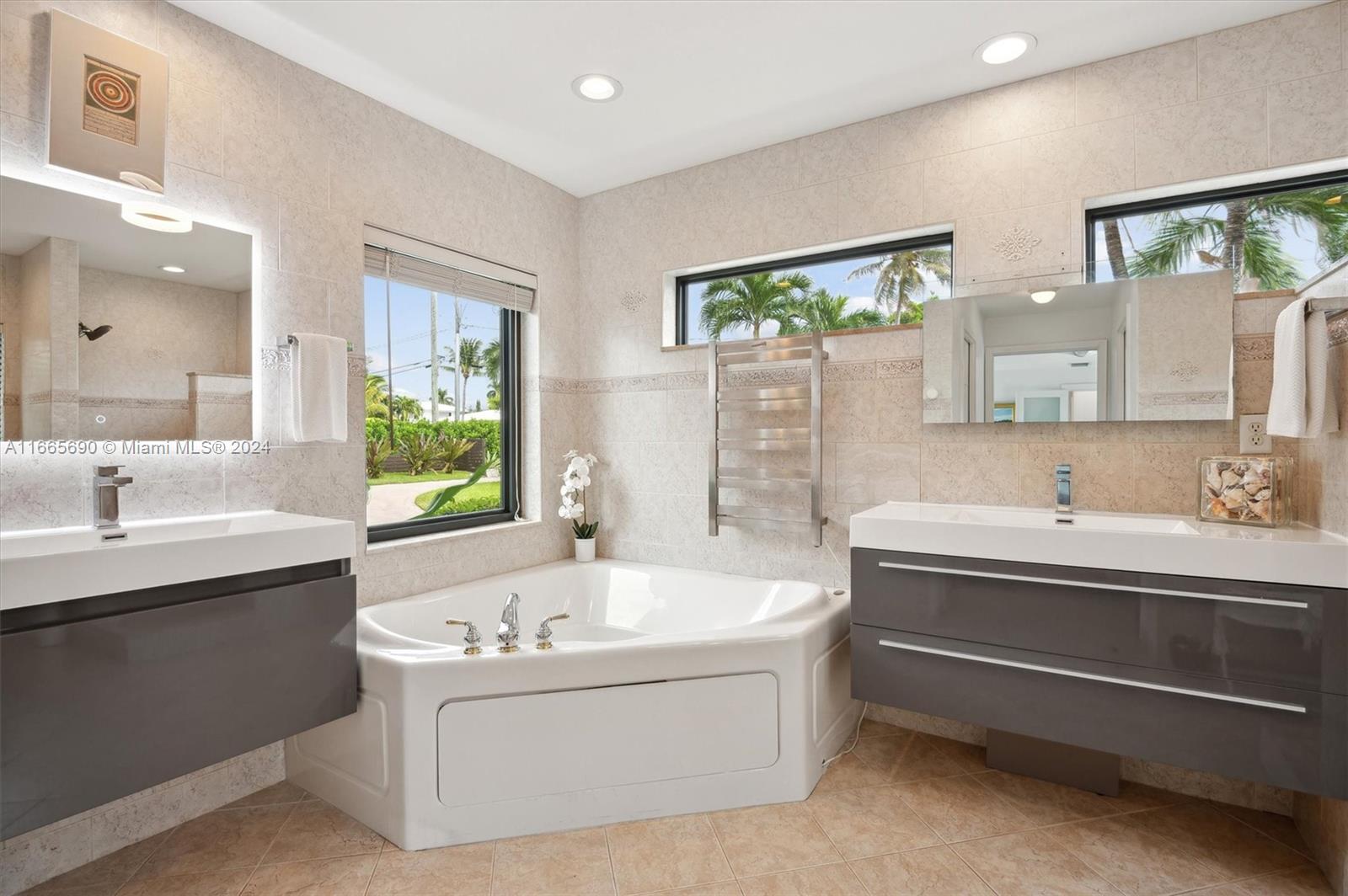 LAKESIDE - Residential