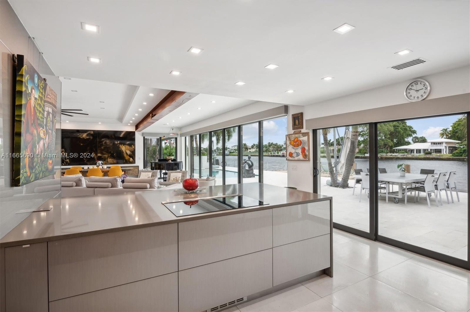 LAKESIDE - Residential