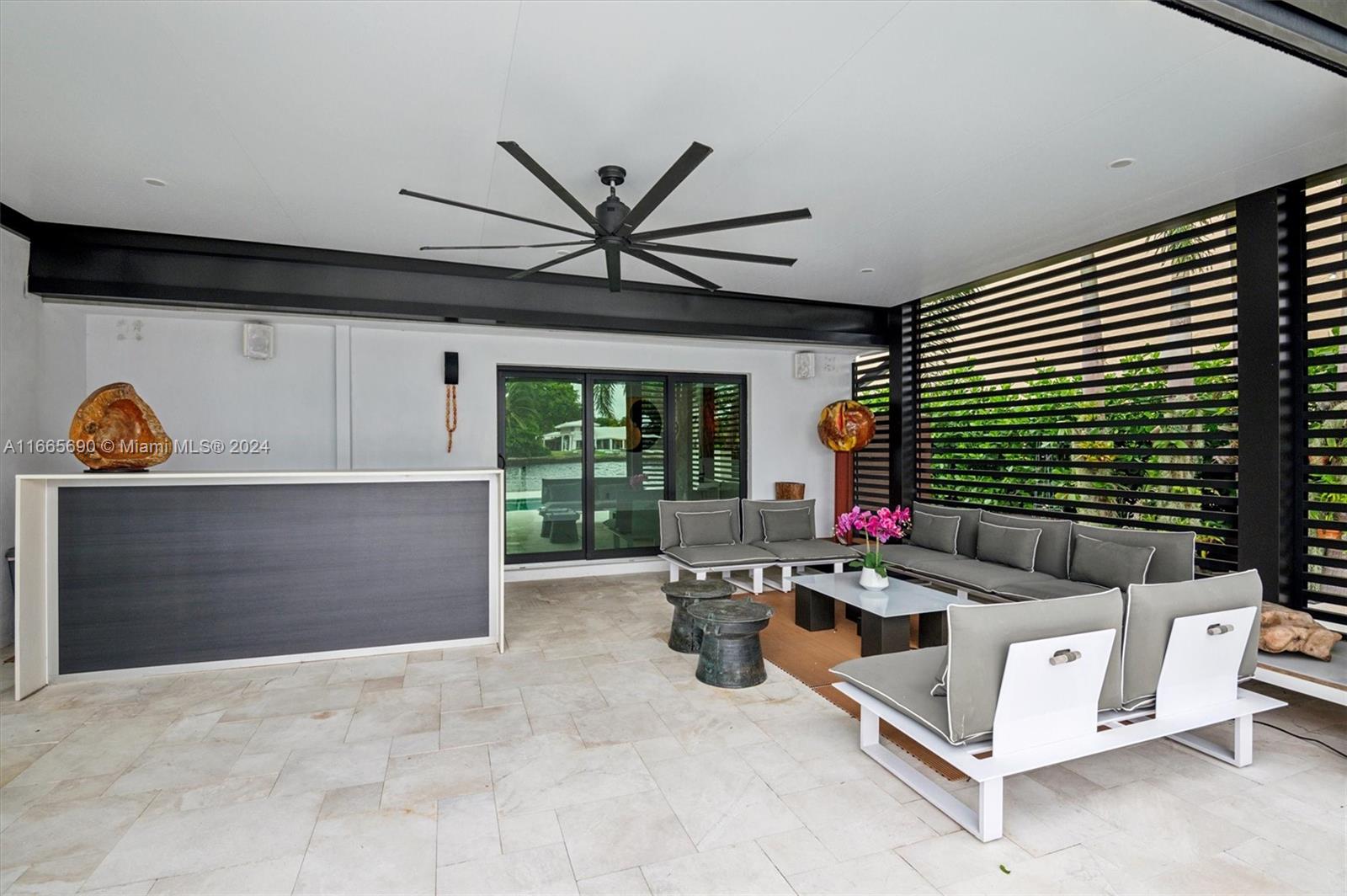 LAKESIDE - Residential