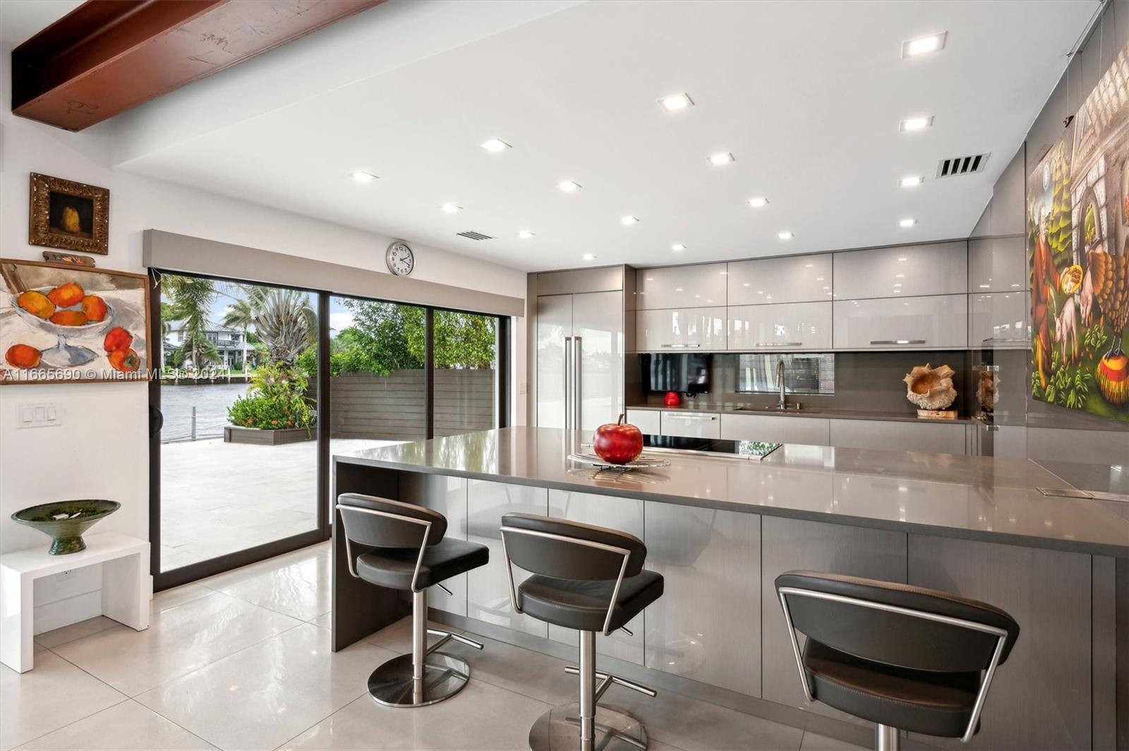 LAKESIDE - Residential